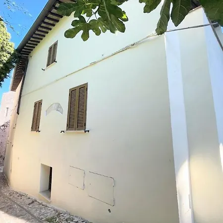 Villa Traditional Town House Central - Car Is Unnecessary - Wifi - Sleeps 10 Spoleto