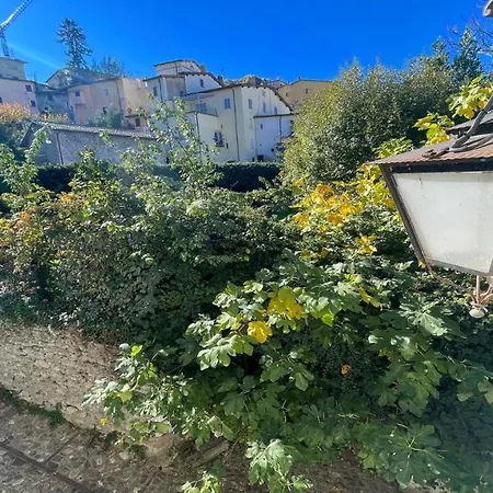 Traditional Town House Central - Car Is Unnecessary - Wifi - Sleeps 10 Villa Spoleto