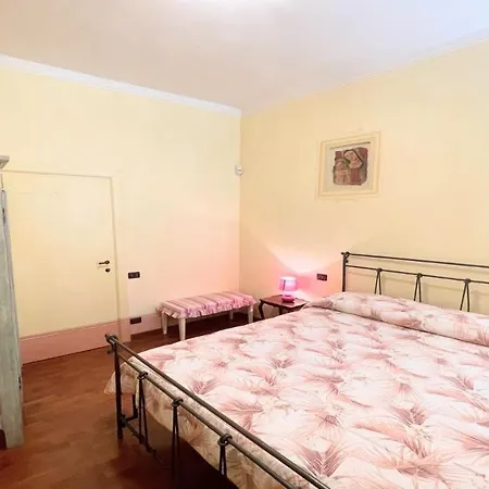 Villa Traditional Town House Central - Car Is Unnecessary - Wifi - Sleeps 10
