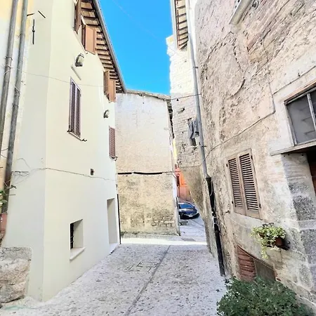 Villa Traditional Town House Central - Car Is Unnecessary - Wifi - Sleeps 10 Spoleto