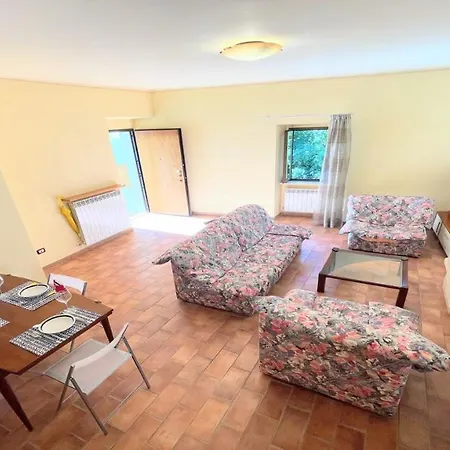 Traditional Town House Central - Car Is Unnecessary - Wifi - Sleeps 10