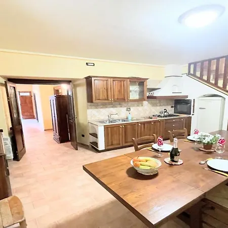 Villa Traditional Town House Central - Car Is Unnecessary - Wifi - Sleeps 10