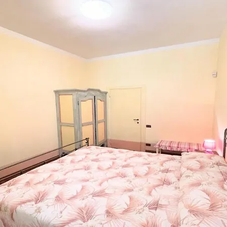 Traditional Town House Central - Car Is Unnecessary - Wifi - Sleeps 10 * Spoleto