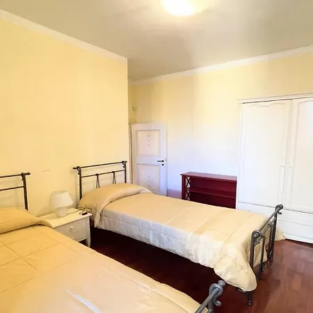 Villa Traditional Town House Central - Car Is Unnecessary - Wifi - Sleeps 10 *