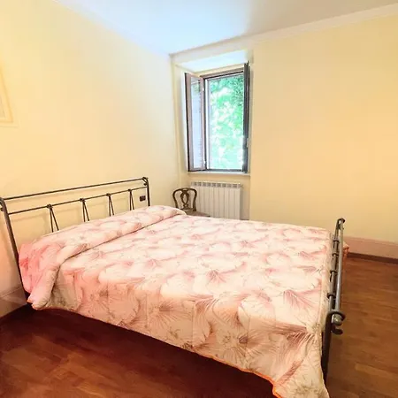 Traditional Town House Central - Car Is Unnecessary - Wifi - Sleeps 10