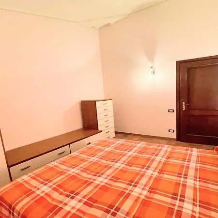 Traditional Town House Central - Car Is Unnecessary - Wifi - Sleeps 10