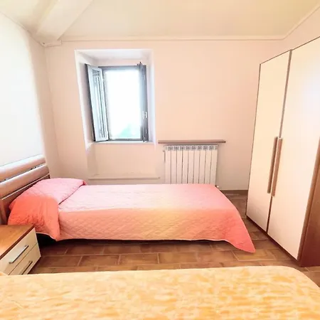 Traditional Town House Central - Car Is Unnecessary - Wifi - Sleeps 10 Villa Spoleto
