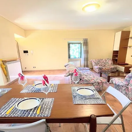 Traditional Town House Central - Car Is Unnecessary - Wifi - Sleeps 10 Villa Spoleto